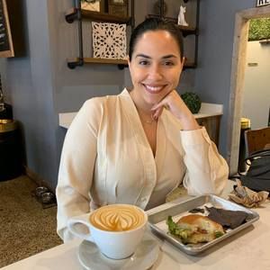 Meet your Posher, Amel